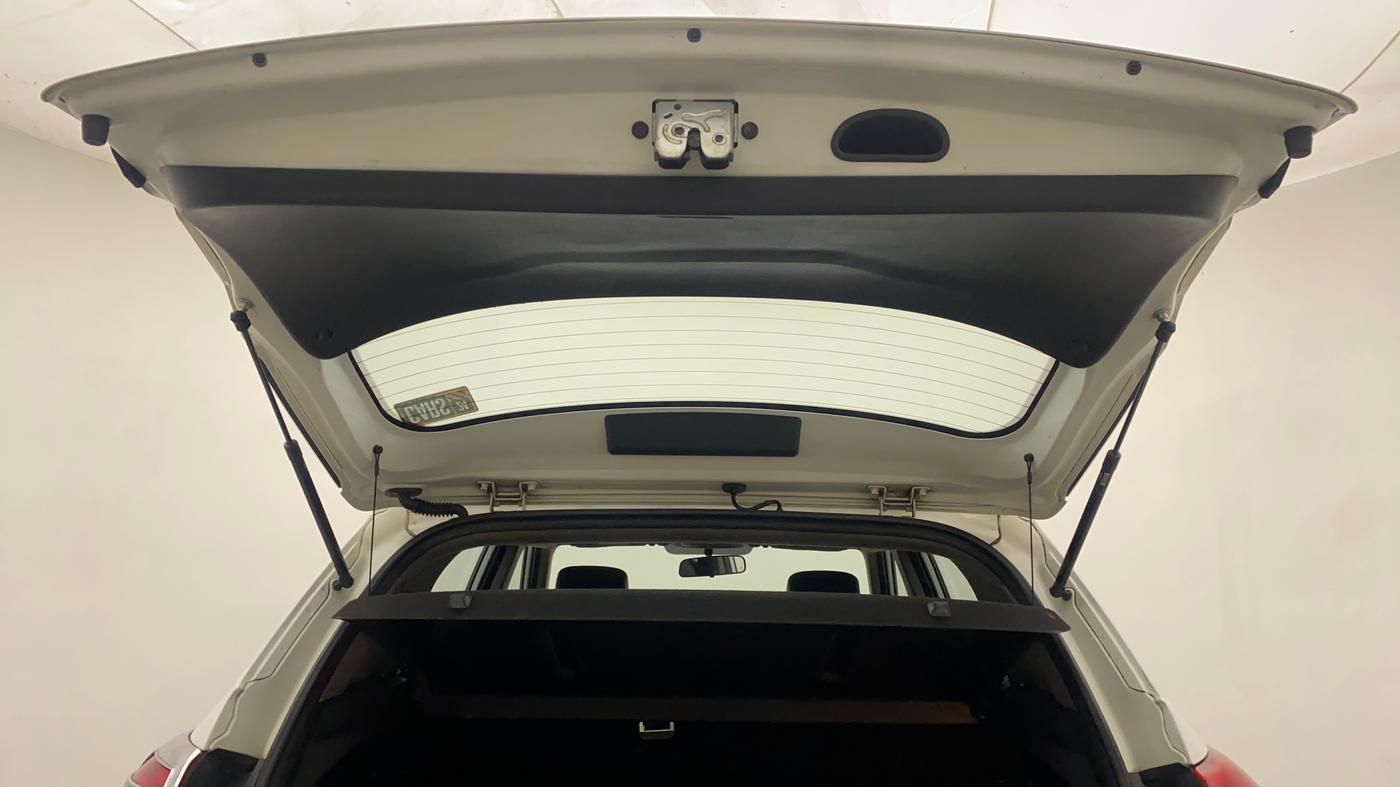 2016 Hyundai Creta SX PLUS 1.6 PETROL, Petrol, Manual, 69,147 km, Boot Door Open