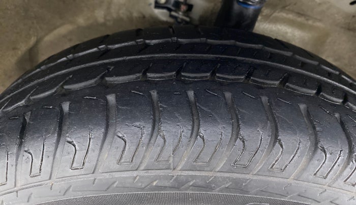 2017 Maruti Wagon R 1.0 VXI AMT, Petrol, Automatic, 14,326 km, Right Front Tyre Tread