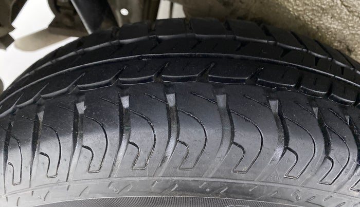 2017 Maruti Wagon R 1.0 VXI AMT, Petrol, Automatic, 14,326 km, Right Rear Tyre Tread
