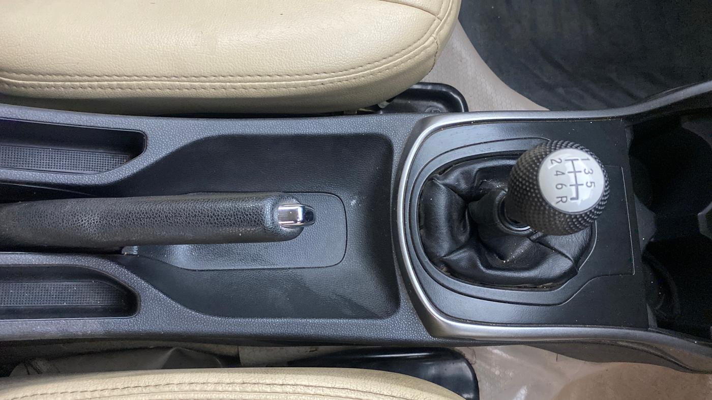 2014 Honda City 1.5L I-DTEC V, Diesel, Manual, 1,02,804 km, Gear Lever