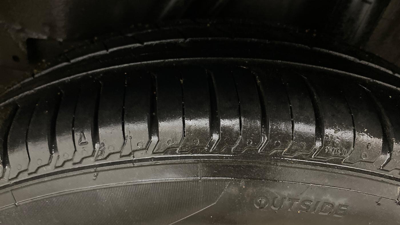 2014 Honda City 1.5L I-DTEC V, Diesel, Manual, 1,02,804 km, Left Rear Tyre Tread