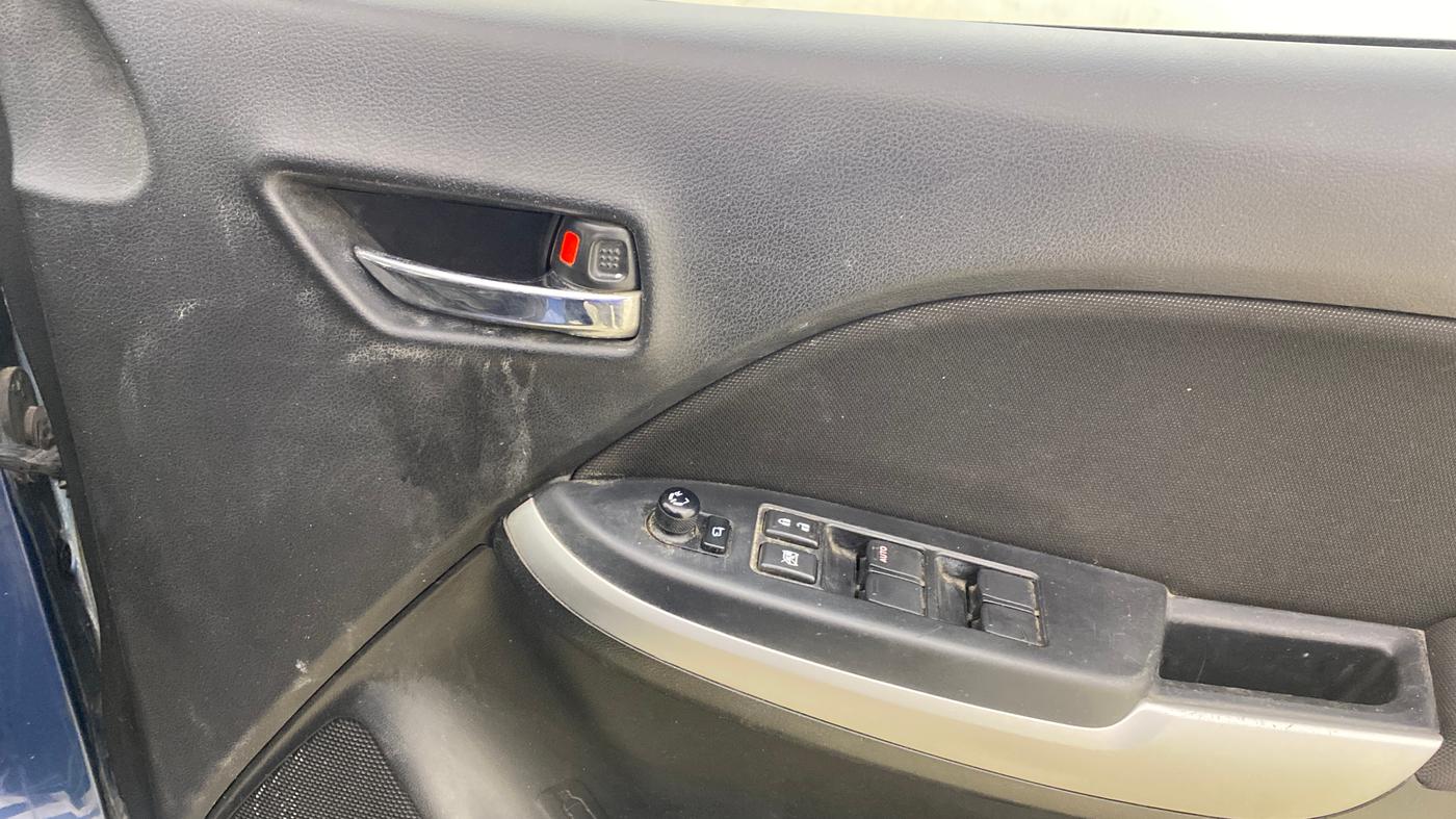 2017 Maruti Baleno DELTA PETROL 1.2, Petrol, Manual, 39,688 km, Driver Side Door Panels Control