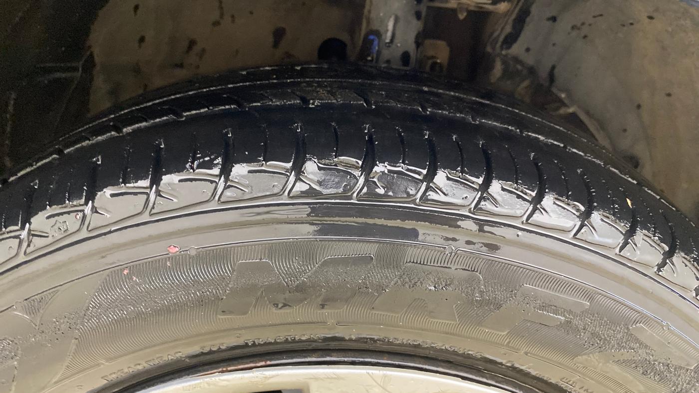 2017 Maruti Baleno DELTA PETROL 1.2, Petrol, Manual, 39,688 km, Right Front Tyre Tread