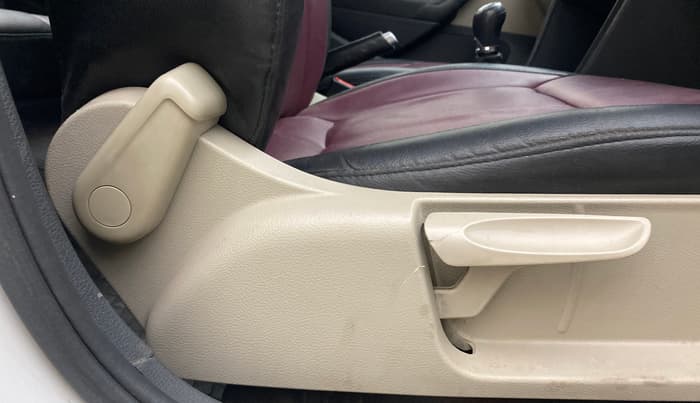 2013 Volkswagen Polo HIGHLINE DIESEL, Diesel, Manual, 1,41,737 km, Driver Side Adjustment Panel