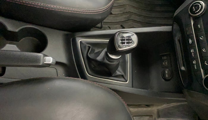 2015 Hyundai Elite i20 SPORTZ 1.4 CRDI, Diesel, Manual, 1,01,108 km, Gear Lever