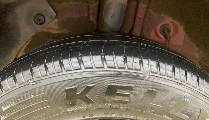 2015 Hyundai Elite i20 SPORTZ 1.4 CRDI, Diesel, Manual, 1,01,108 km, Right Rear Tyre Tread