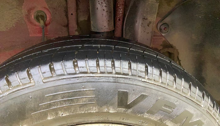 2015 Hyundai Elite i20 SPORTZ 1.4 CRDI, Diesel, Manual, 1,01,108 km, Left Rear Tyre Tread