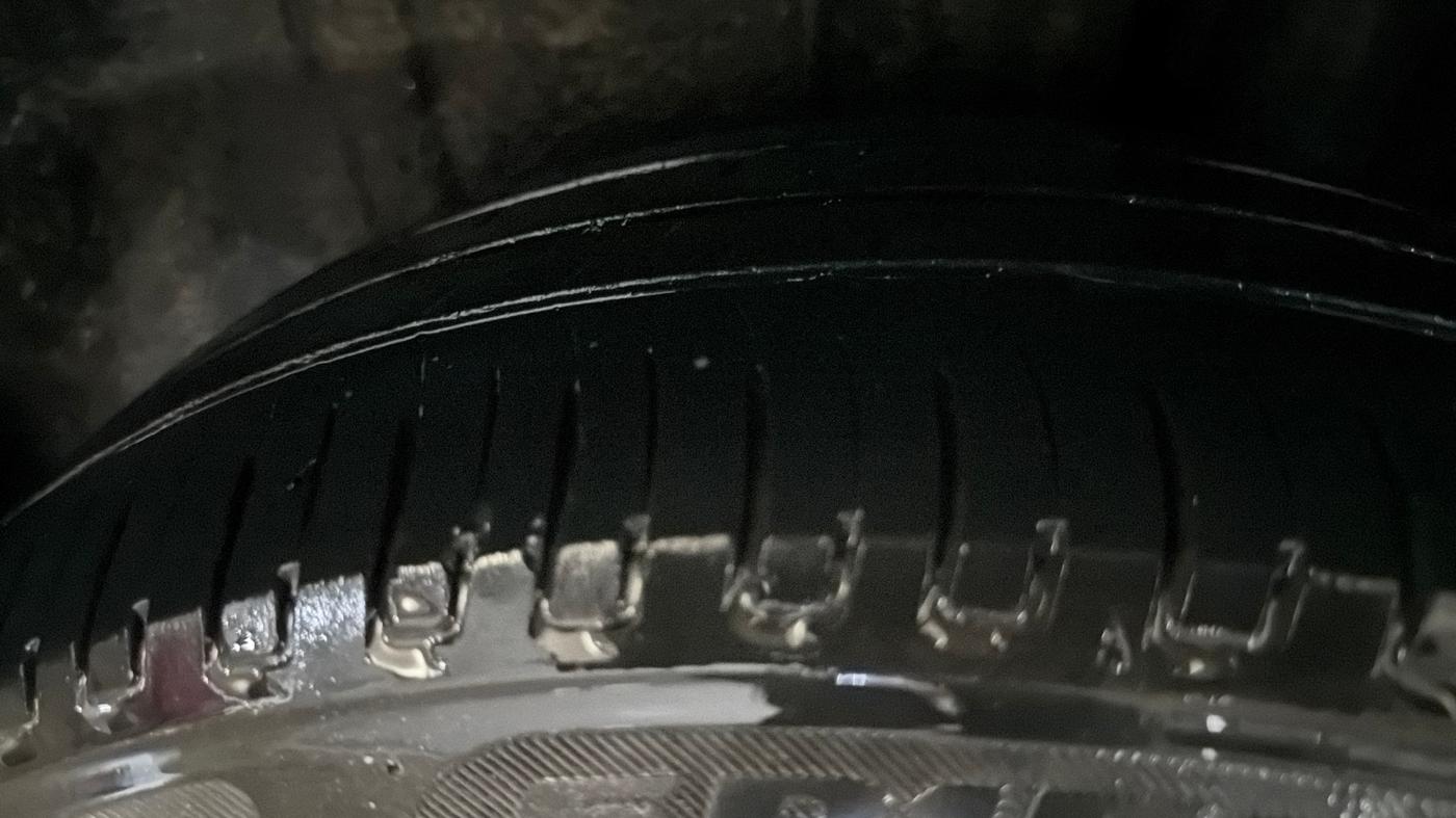 2019 Maruti XL6 ALPHA AT, Petrol, Automatic, 1,25,848 km, Left Rear Tyre Tread