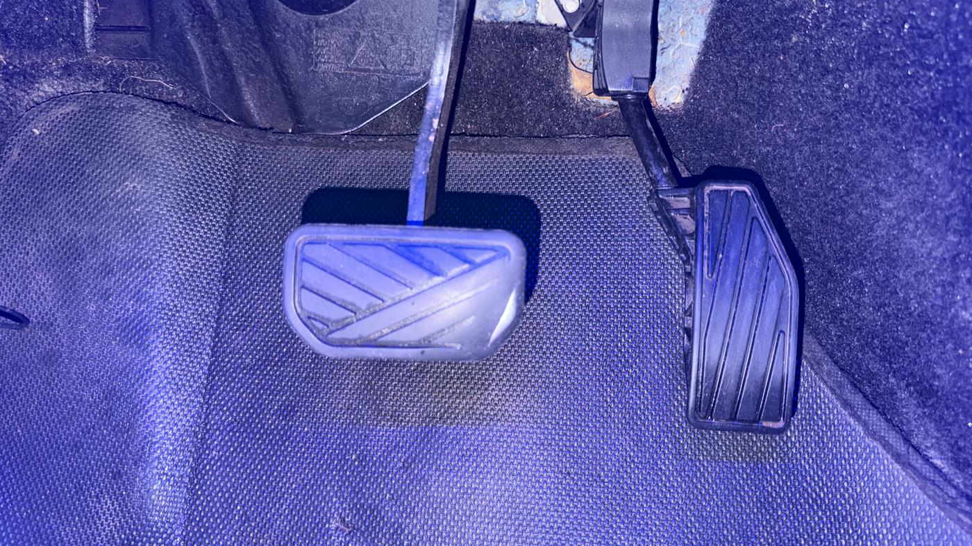 2019 Maruti XL6 ALPHA AT, Petrol, Automatic, 1,25,848 km, Pedals