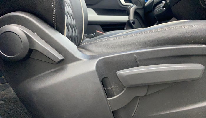 2021 Tata PUNCH CREATIVE  1.2 RTN DUAL TONE, Petrol, Manual, 37,553 km, Driver Side Adjustment Panel