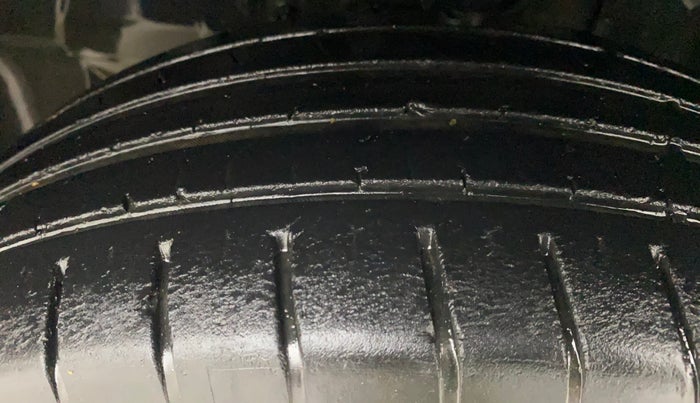 2021 Tata PUNCH CREATIVE  1.2 RTN DUAL TONE, Petrol, Manual, 37,553 km, Left Front Tyre Tread