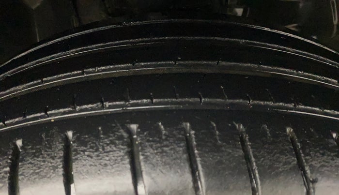 2021 Tata PUNCH CREATIVE  1.2 RTN DUAL TONE, Petrol, Manual, 37,553 km, Right Front Tyre Tread