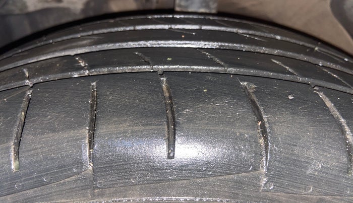 2020 MG HECTOR SHARP 1.5 DCT PETROL, Petrol, Automatic, 29,571 km, Left Front Tyre Tread