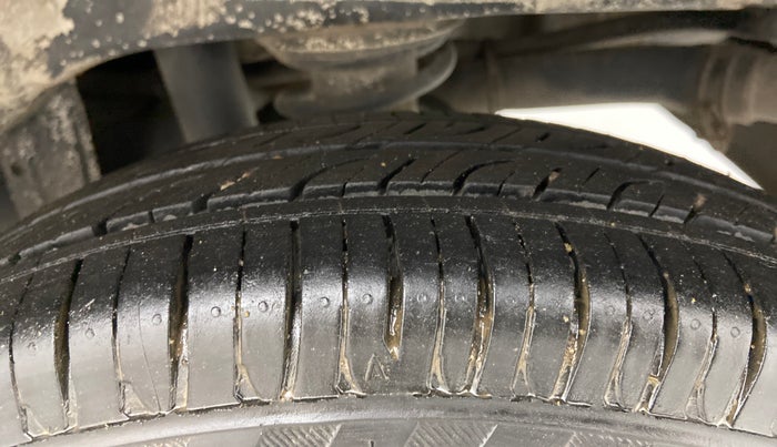 2016 Maruti Alto 800 VXI O, Petrol, Manual, 84,559 km, Left Rear Tyre Tread