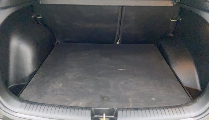 2019 Hyundai Creta SX AT 1.6 DIESEL, Diesel, Automatic, 80,459 km, Boot Inside