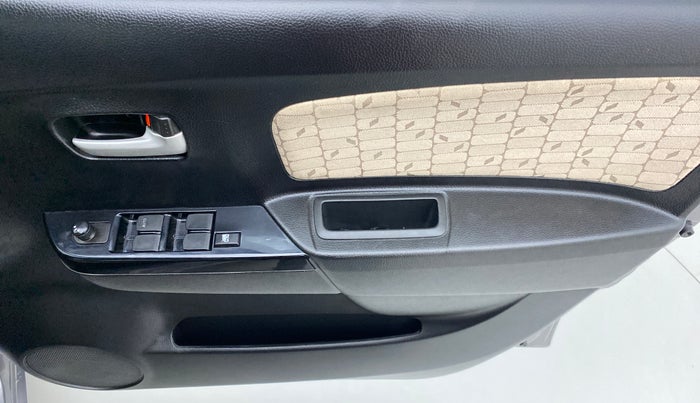 2018 Maruti Wagon R 1.0 VXI, Petrol, Manual, 24,082 km, Driver Side Door Panels Control