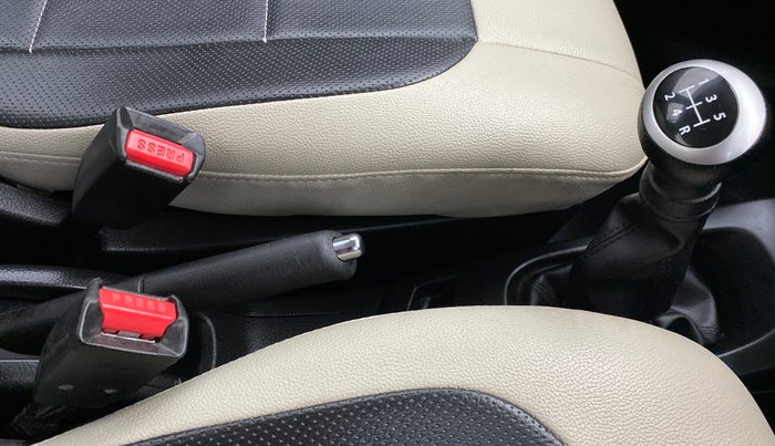 2018 Maruti Wagon R 1.0 VXI, Petrol, Manual, 24,082 km, Gear Lever