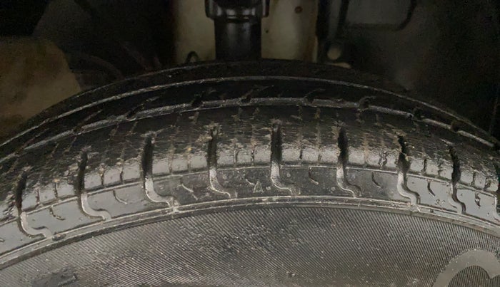 2019 Renault Kwid RXL, Petrol, Manual, 55,271 km, Right Front Tyre Tread