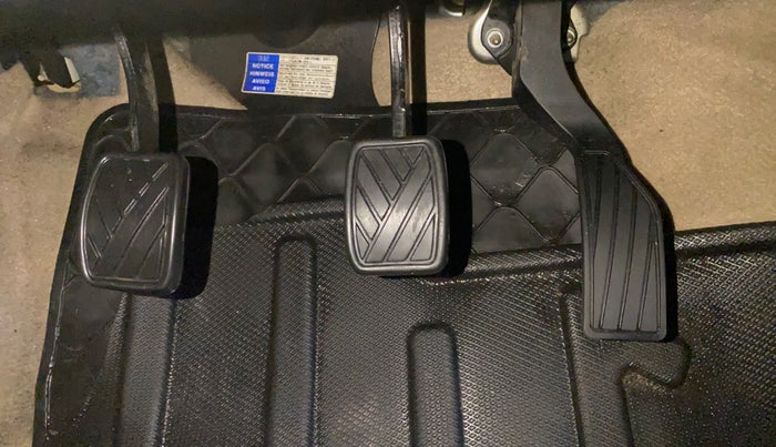 2015 Maruti Swift Dzire ZDI, Diesel, Manual, 88,174 km, Pedals