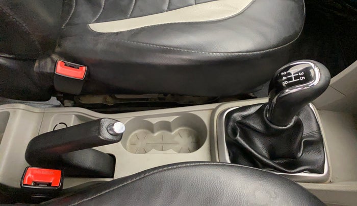 2017 Tata Tiago XZ 1.2 REVOTRON, Petrol, Manual, 68,752 km, Gear Lever