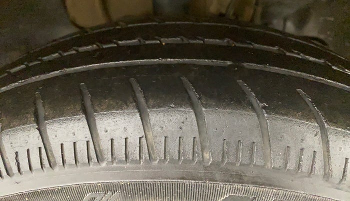 2017 Tata Tiago XZ 1.2 REVOTRON, Petrol, Manual, 68,752 km, Right Front Tyre Tread