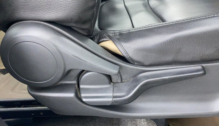 2019 Honda Amaze 1.2 V CVT I VTEC, Petrol, Automatic, 30,368 km, Driver Side Adjustment Panel