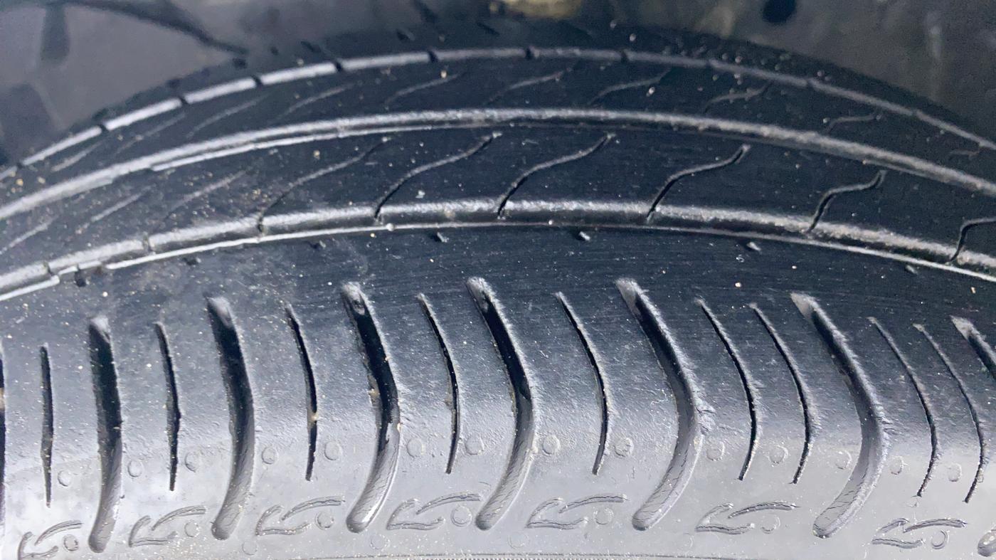 2019 Honda Amaze 1.2 V CVT I VTEC, Petrol, Automatic, 30,368 km, Left Front Tyre Tread