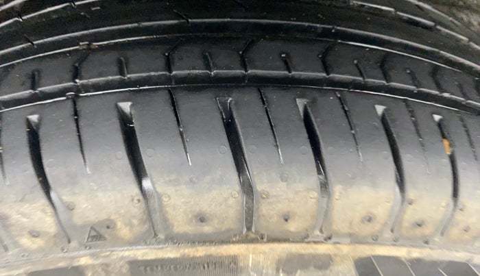 2021 Tata PUNCH ADVENTURE AMT, Petrol, Automatic, 10,008 km, Right Rear Tyre Tread