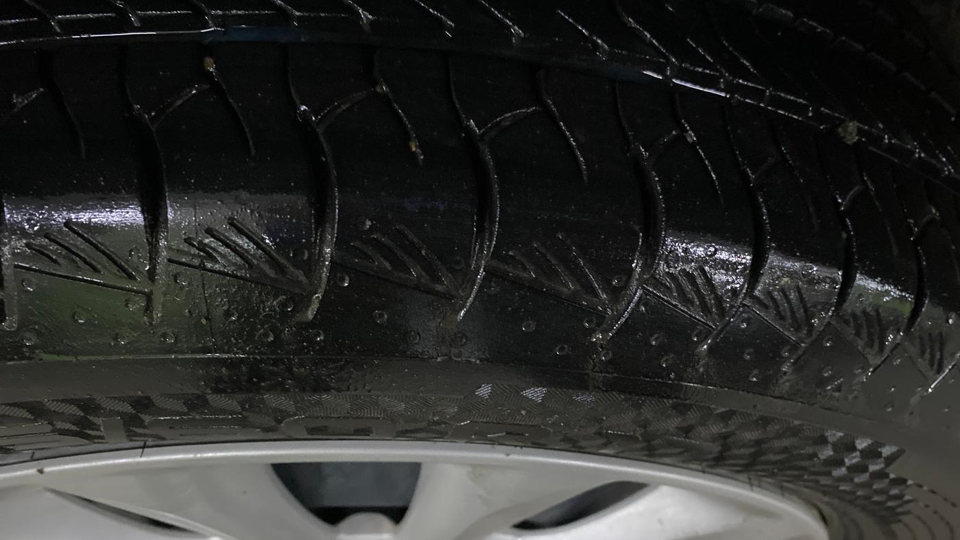 2025 Maruti Grand Vitara Delta Plus Hybrid eCVT, Hybrid, Automatic, 14,253 km, Right Rear Tyre Tread
