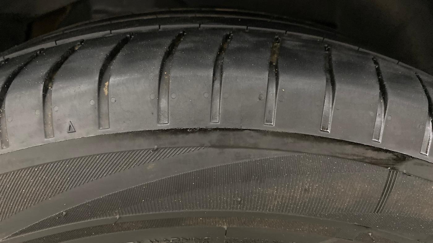 2021 Mahindra XUV500 W11, Diesel, Manual, 84,886 km, Right Rear Tyre Tread