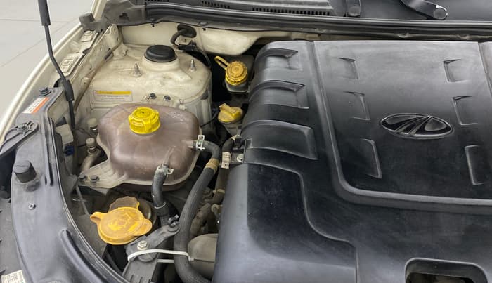 2021 Mahindra XUV500 W11, Diesel, Manual, 84,886 km, Engine View - Right