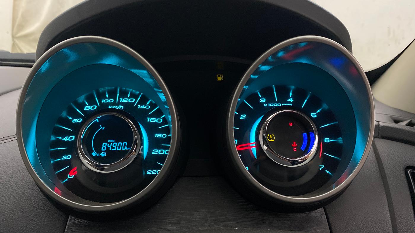 2021 Mahindra XUV500 W11, Diesel, Manual, 84,886 km, Odometer Image