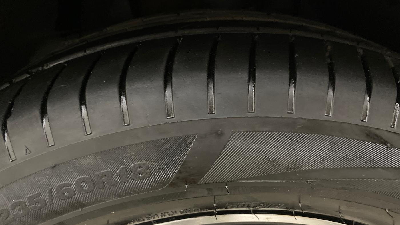 2021 Mahindra XUV500 W11, Diesel, Manual, 84,886 km, Left Front Tyre Tread