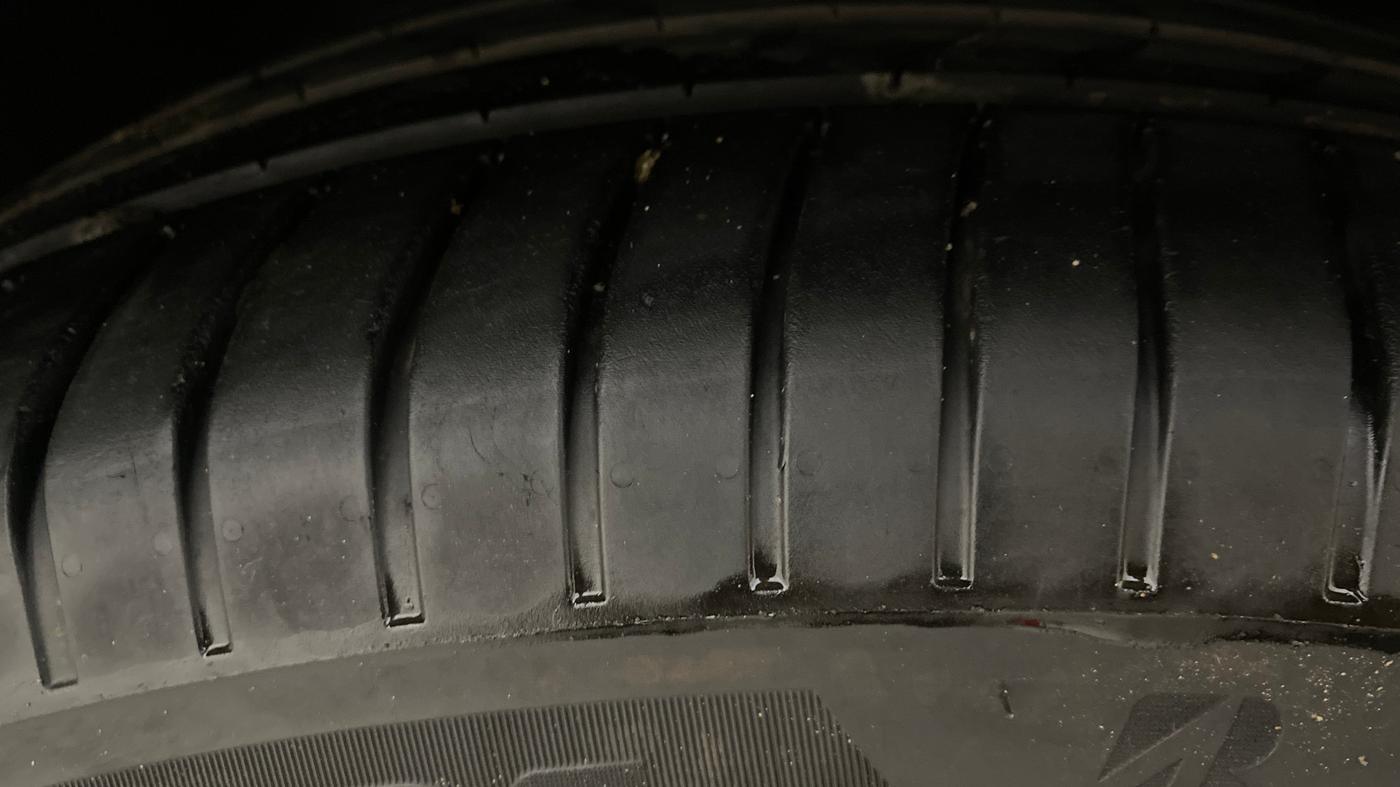 2021 Mahindra XUV500 W11, Diesel, Manual, 84,886 km, Right Front Tyre Tread