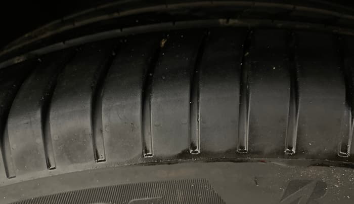 2021 Mahindra XUV500 W11, Diesel, Manual, 84,886 km, Right Front Tyre Tread