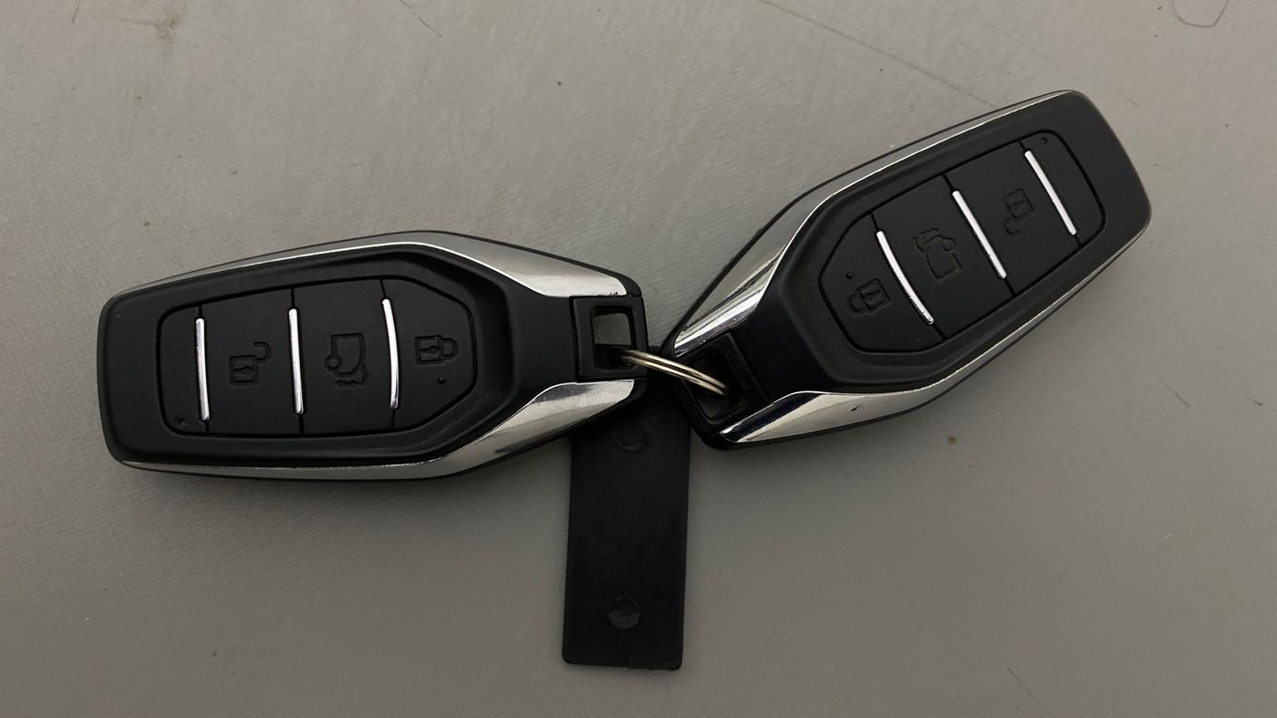 2021 Mahindra XUV500 W11, Diesel, Manual, 84,886 km, Key Close Up