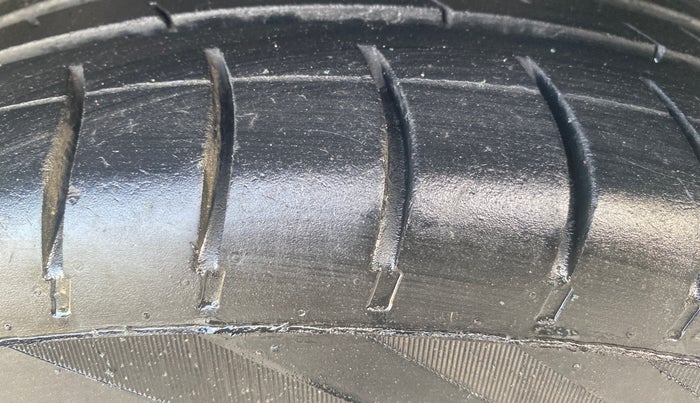 2020 Hyundai NEW I20 SPORTZ 1.2 MT, Petrol, Manual, 77,656 km, Right Front Tyre Tread