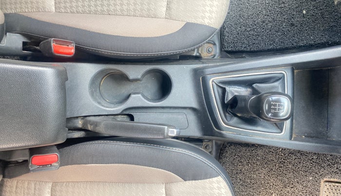 2020 Hyundai NEW I20 SPORTZ 1.2 MT, Petrol, Manual, 77,656 km, Gear Lever