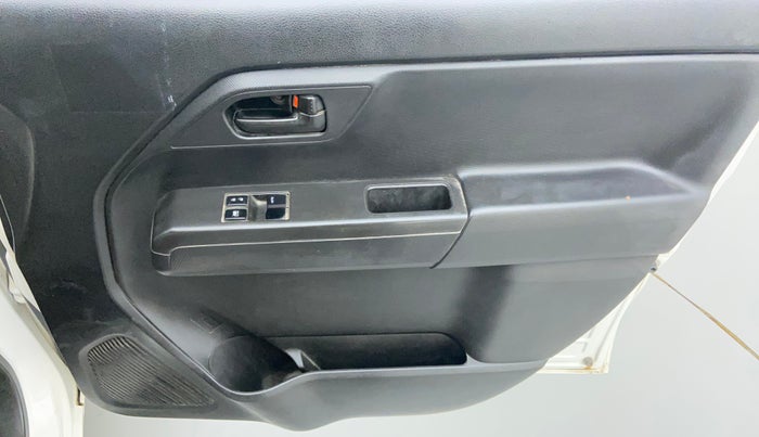 2019 Maruti New Wagon-R LXI CNG 1.0 L, CNG, Manual, 35,732 km, Driver Side Door Panels Control