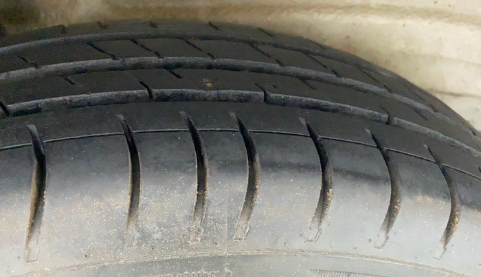 2019 Maruti New Wagon-R LXI CNG 1.0 L, CNG, Manual, 35,732 km, Right Rear Tyre Tread