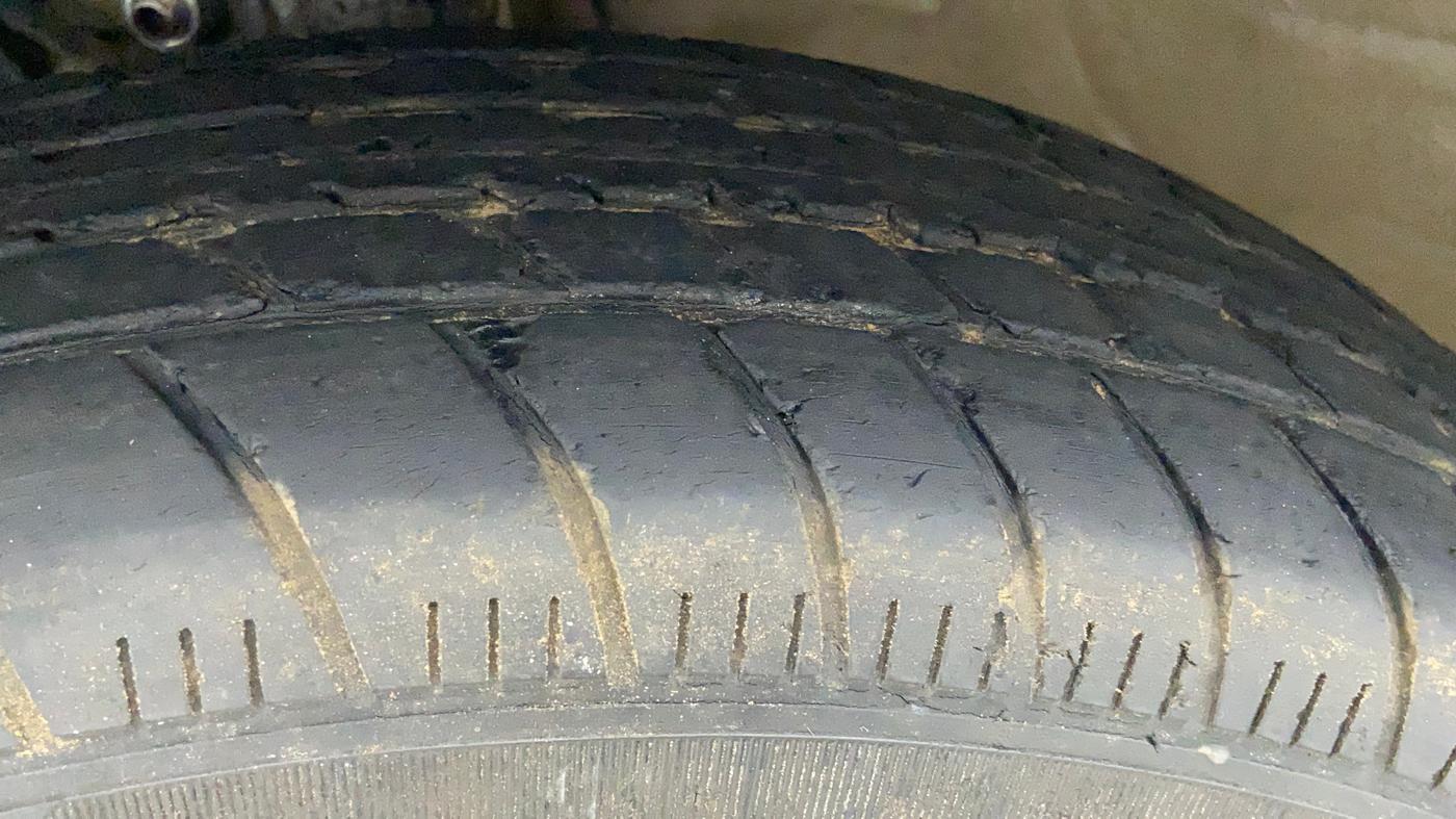 2019 Maruti New Wagon-R LXI CNG 1.0 L, CNG, Manual, 35,732 km, Left Front Tyre Tread