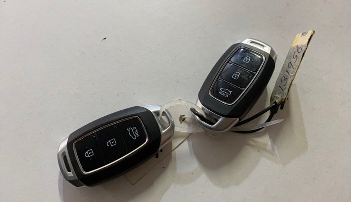 2019 Hyundai Verna 1.6 VTVT SX, Petrol, Manual, 21,950 km, Key Close Up