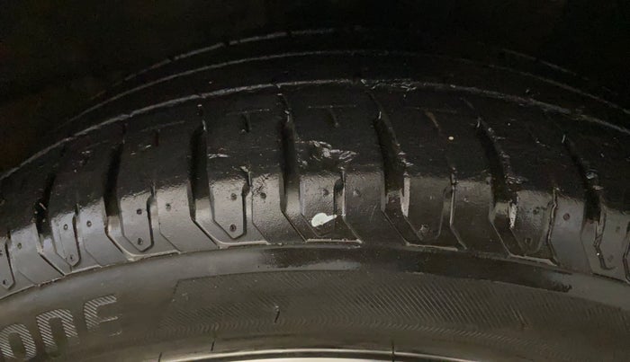 2019 Hyundai Verna 1.6 VTVT SX, Petrol, Manual, 21,950 km, Right Front Tyre Tread