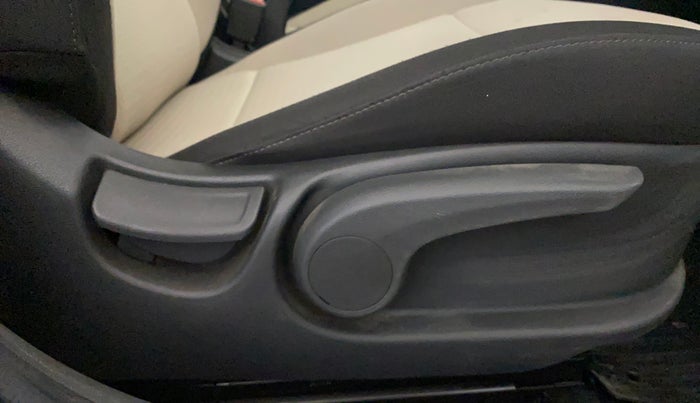 2019 Hyundai Verna 1.6 VTVT SX, Petrol, Manual, 21,950 km, Driver Side Adjustment Panel