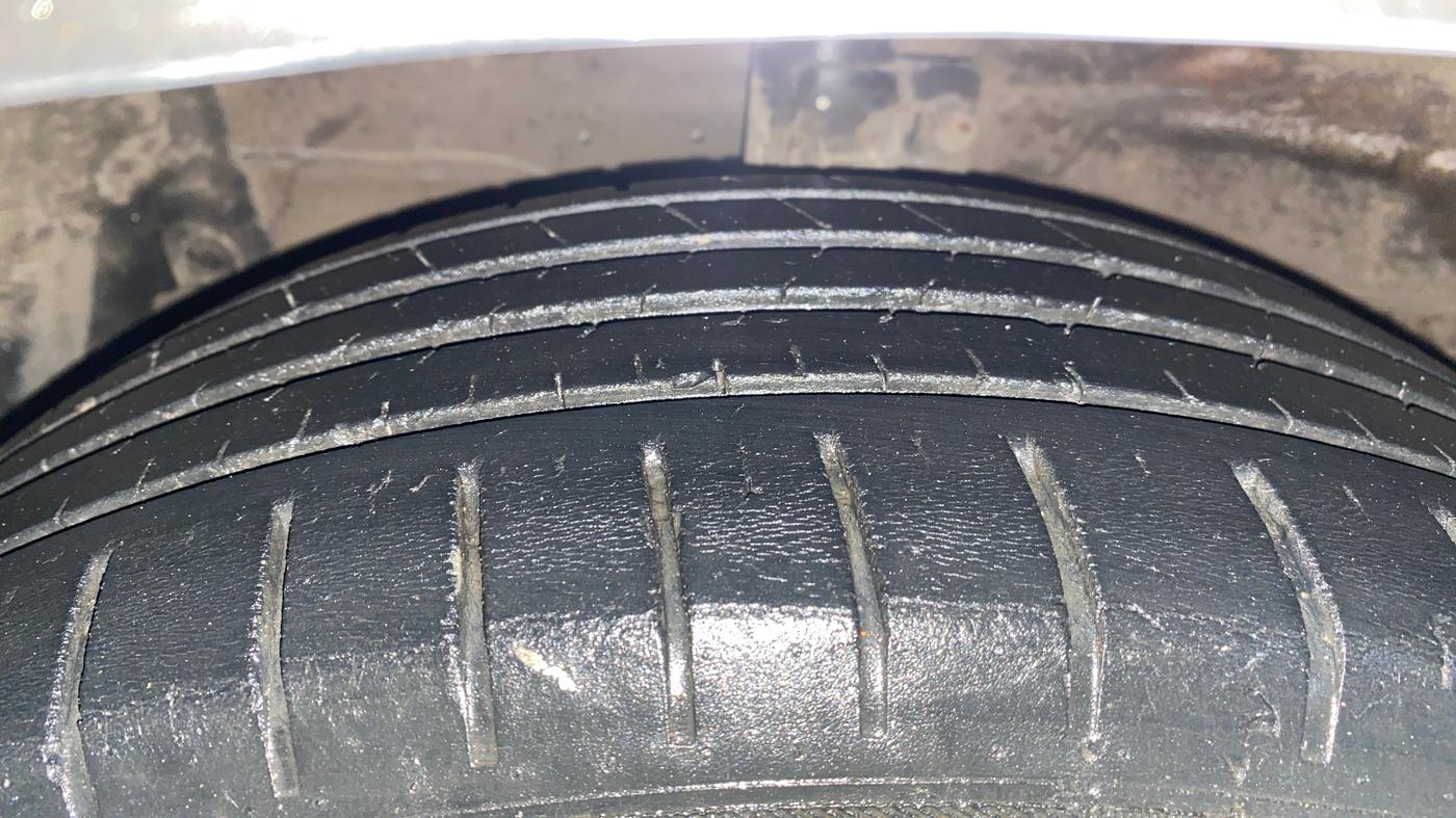 2021 Maruti Ciaz ALPHA 1.5 SHVS PETROL, Petrol, Manual, 78,666 km, Left Front Tyre Tread
