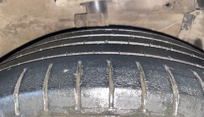 2021 Maruti Ciaz ALPHA 1.5 SHVS PETROL, Petrol, Manual, 78,666 km, Right Front Tyre Tread