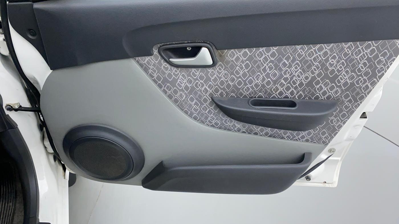 2019 Maruti Alto 800 VXI, Petrol, Manual, 42,236 km, Driver Side Door Panels Control