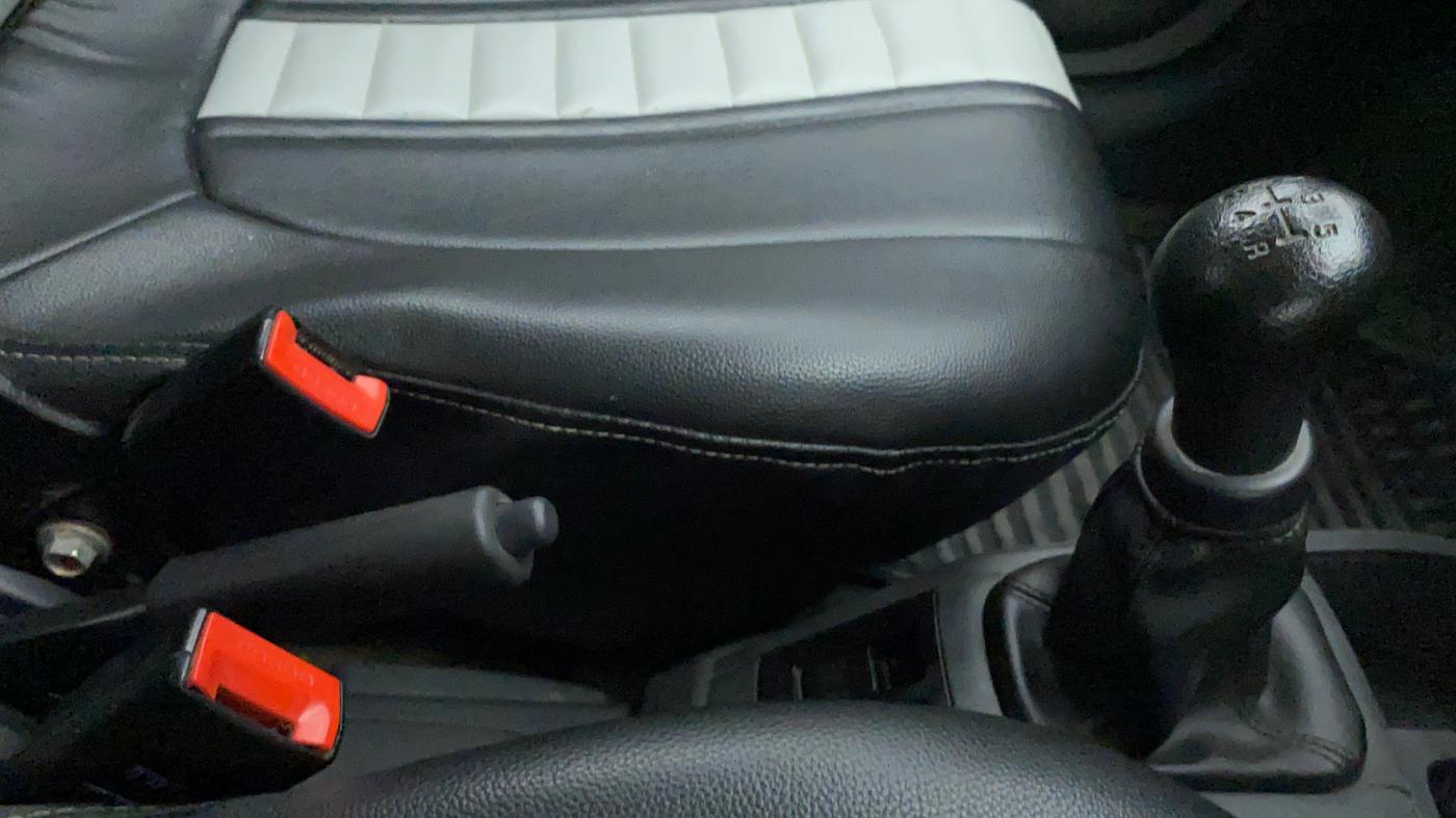 2019 Maruti Alto 800 VXI, Petrol, Manual, 42,236 km, Gear Lever