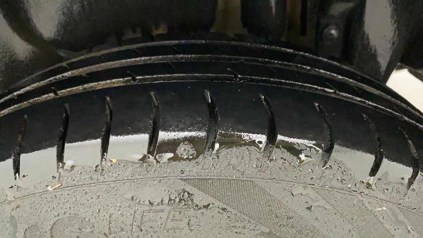 2015 Maruti Swift Dzire VXI, Petrol, Manual, 99,300 km, Left Rear Tyre Tread