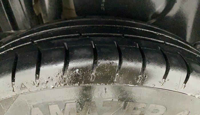 2015 Maruti Swift Dzire VXI, Petrol, Manual, 99,300 km, Right Rear Tyre Tread